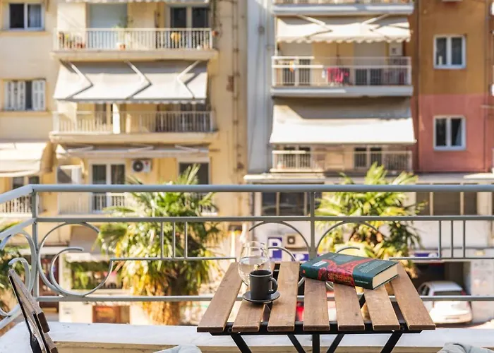 公寓 Tropical & Faces By Nest 塞萨洛尼基