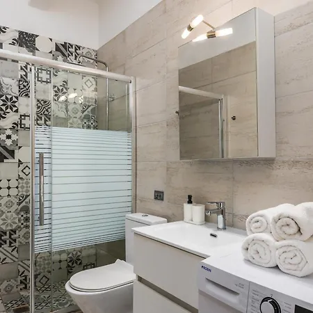 Tropical & Faces By Nest Apartament