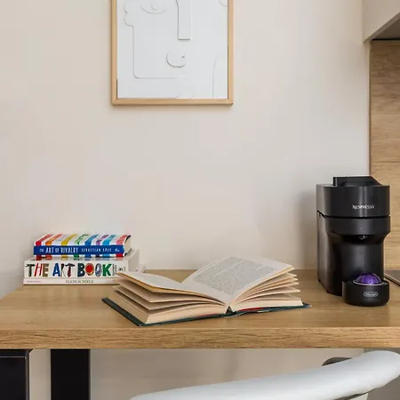 Tropical & Faces By Nest Apartament Salonic