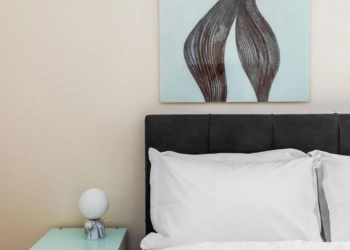 Tropical & Faces By Nest