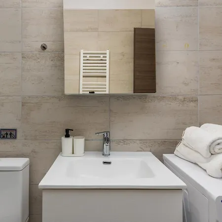 Tropical & Faces By Nest * Thessaloníki